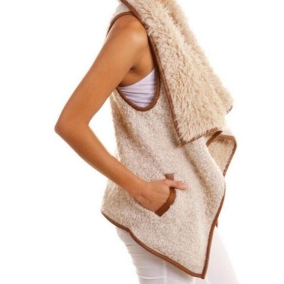 Love Tree Womens Faux Fur Vest Size Small Tan Pockets Open Front - Picture 6 of 13